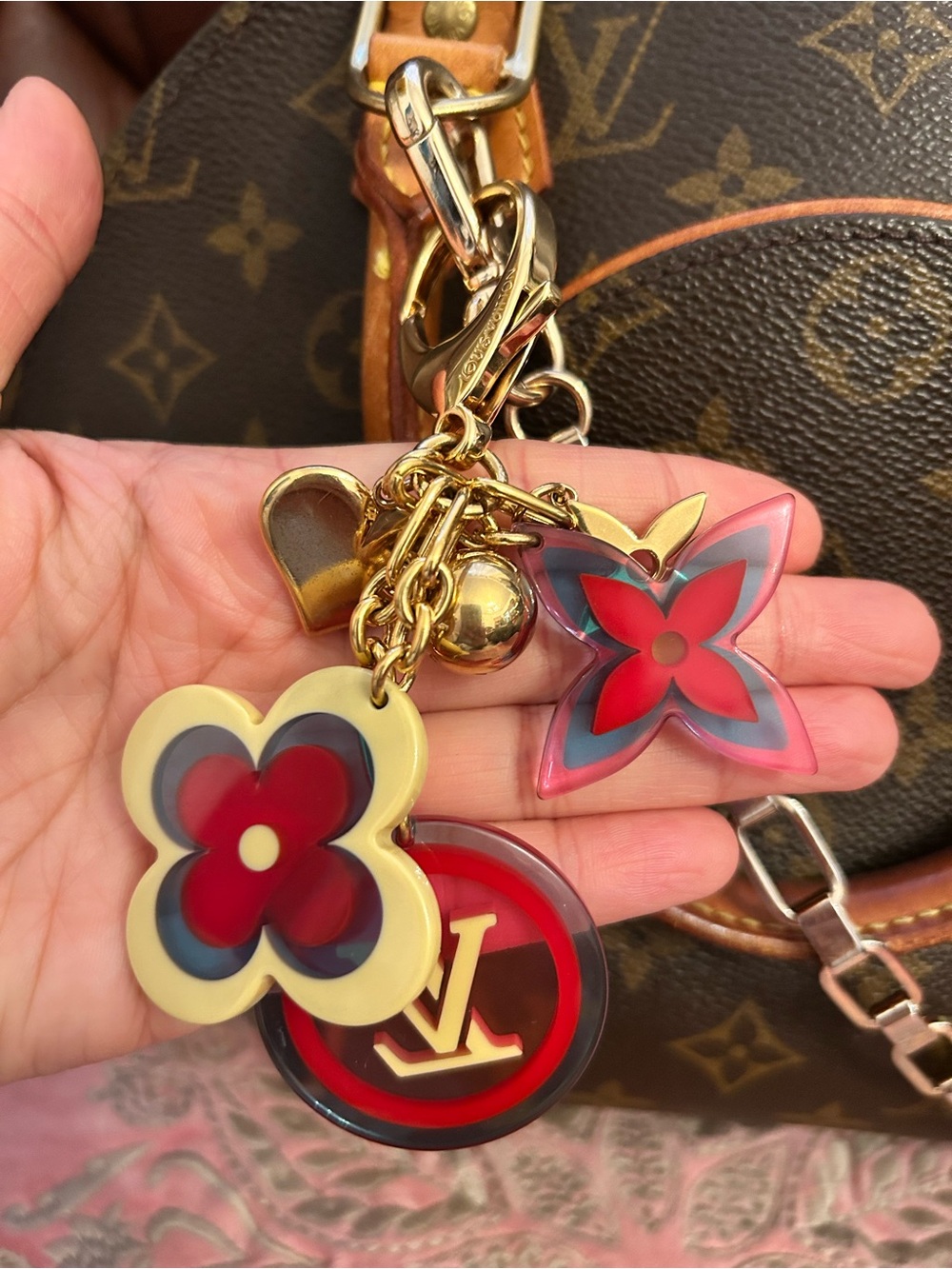 🥰Louis Vuitton Bjou Sac Candy Bag Charm & Gold Monogram Flower Key Holder - Picture 6 of 7